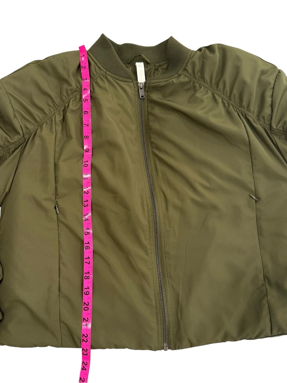 Z by Zella Ruched Sleeve Bomber Jacket Olive Green Size Medium NWT - Picture 8 of 11